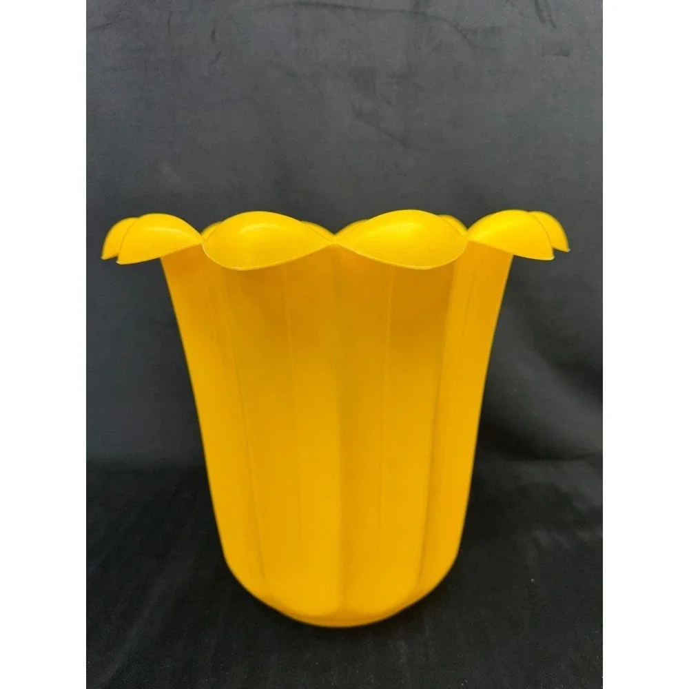 VTG Fesco Yellow Flower Daffodil Tulip Leaf Wastebasket Trash Can MCM 10.5
